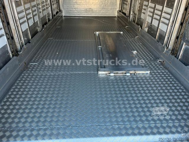 Samochód do przewozu bydła SCANIA R520 V8 4x2 Blatt/Luft KA-BA 3-Stock m. Hubdach