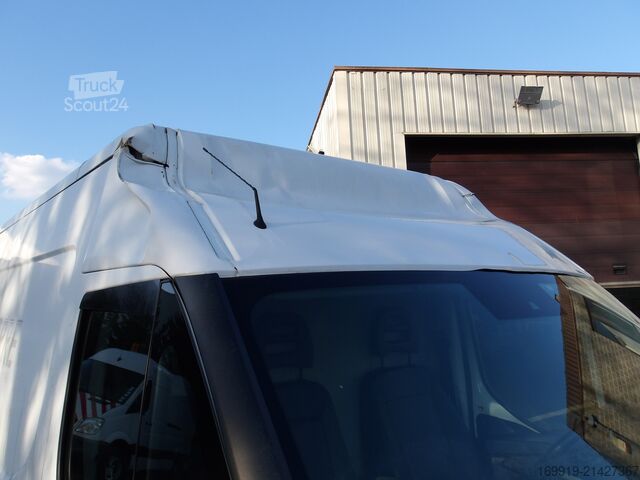 Skåpbil Iveco Daily 35S18