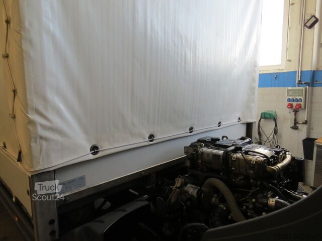 Atego 816 L πλατφόρμα με μουσαμά, 7,2 μ με υδραυλική πίσω ράμπα Mercedes-Benz Atego 816
