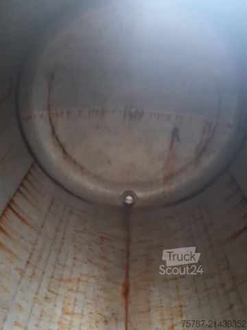 Vekselpåbygg-semitrailer SCHMITZ CARGOBULL Tankchassis mit Tankcontainer, 375.678 Km