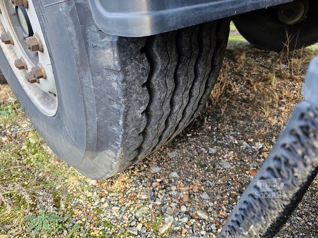 Vekselpåbygg-semitrailer SCHMITZ CARGOBULL Tankchassis mit Tankcontainer, 375.678 Km