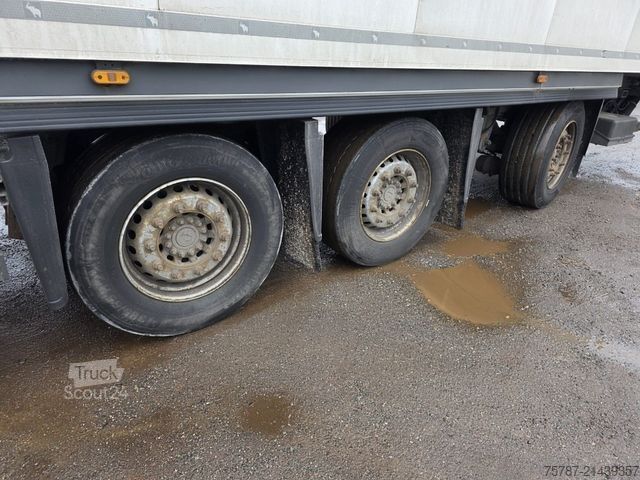 Semiremorcă frigorifică SCHMITZ CARGOBULL Tiefkühler, 3 Kammern, Lift, LBW, SCB*S3B