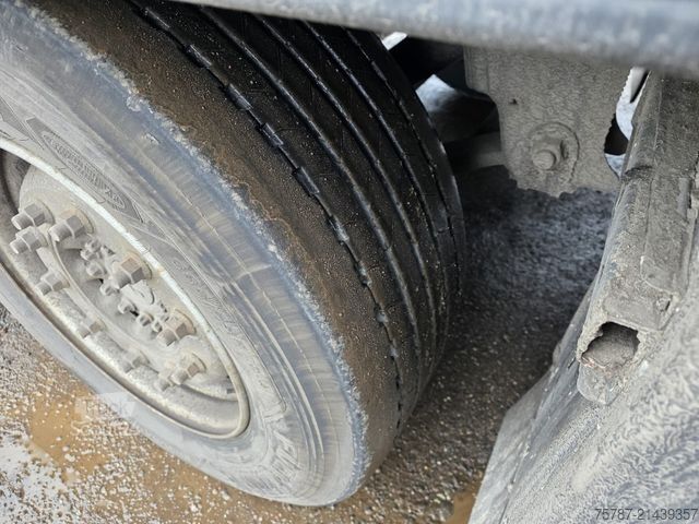 Semiremorcă frigorifică SCHMITZ CARGOBULL Tiefkühler, 3 Kammern, Lift, LBW, SCB*S3B