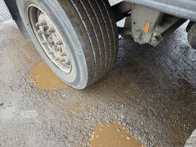 Semiremorcă frigorifică SCHMITZ CARGOBULL Tiefkühler, 3 Kammern, Lift, LBW, SCB*S3B