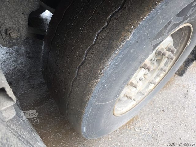 Semiremorcă frigorifică SCHMITZ CARGOBULL Tiefkühler, 3 Kammern, Lift, LBW, SCB*S3B