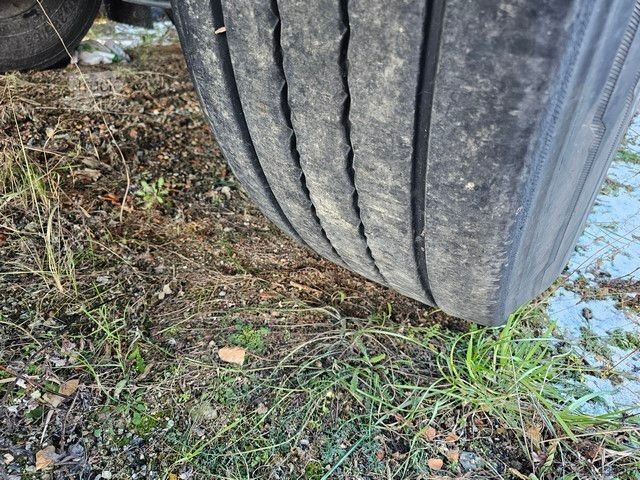 Vekselpåbygg-semitrailer SCHMITZ CARGOBULL 20" Tankconatinerchassis + Tankcontainer