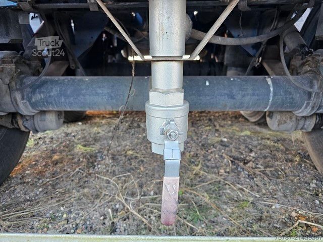 Vekselpåbygg-semitrailer SCHMITZ CARGOBULL 20" Tankconatinerchassis + Tankcontainer