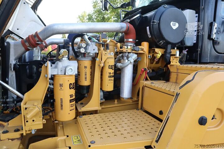 Dumpbil Caterpillar 730 04A | TAILGATE | LOW HO