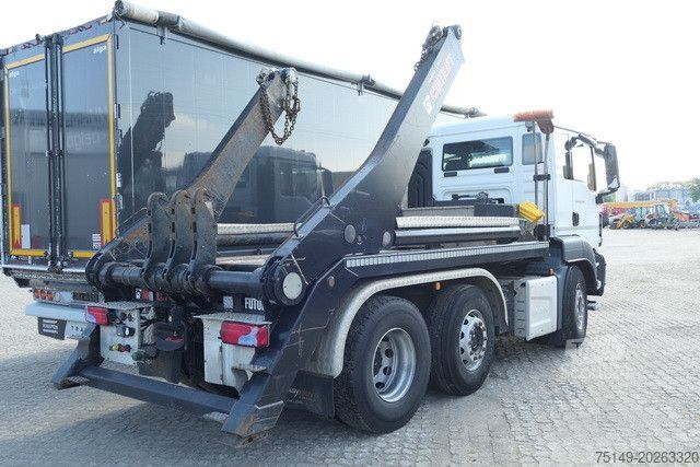 Skip truck MAN 26.460 TGS 6x2, Hiab FTR18, Funk, Vorlauflenk,AC