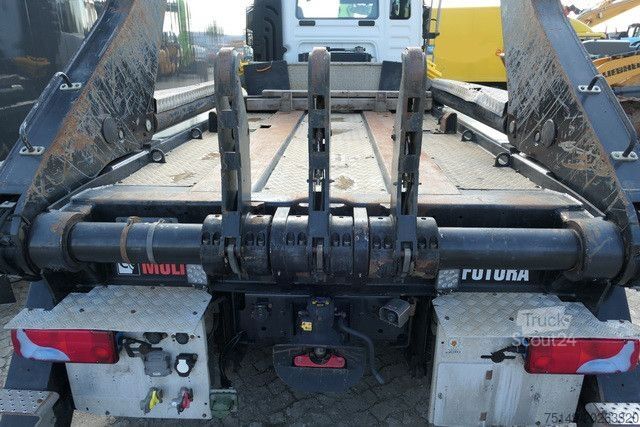 Skip truck MAN 26.460 TGS 6x2, Hiab FTR18, Funk, Vorlauflenk,AC