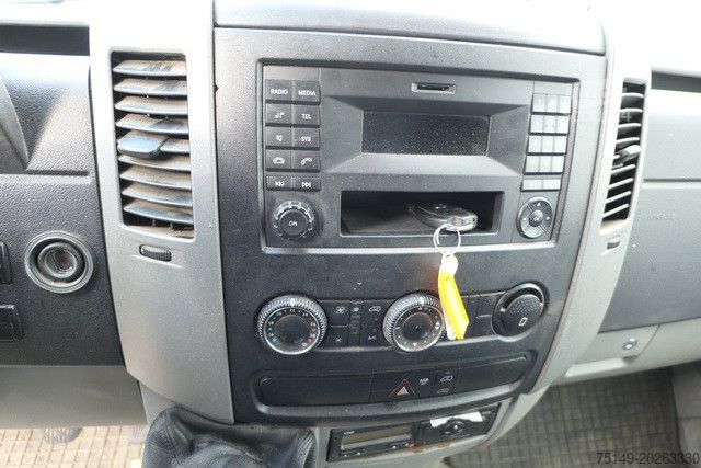 High top van MERCEDES-BENZ 316 CDI Sprinter 4x2, Klima, Bott-Regale, AHK