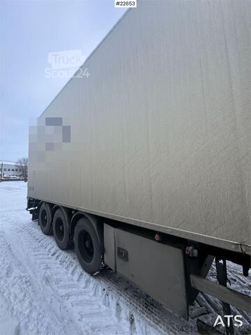 Kühl-/Tiefkühltransport HFR Cabinet semi with Thermo King unit.