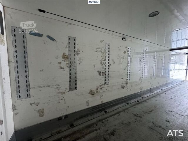 Kühl-/Tiefkühltransport HFR Cabinet semi with Thermo King unit.