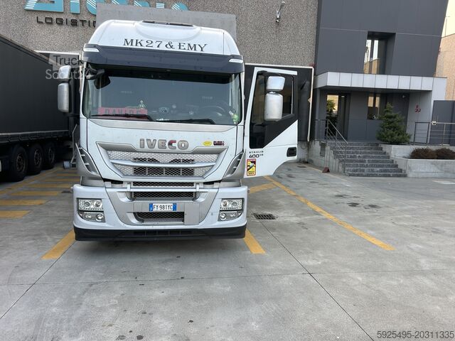 Kravas automašīna ar bortu un tentu Iveco Stralis 400