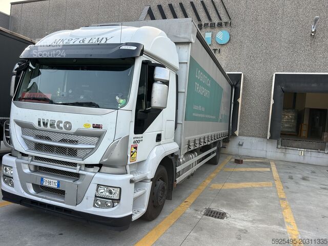 Kravas automašīna ar bortu un tentu Iveco Stralis 400