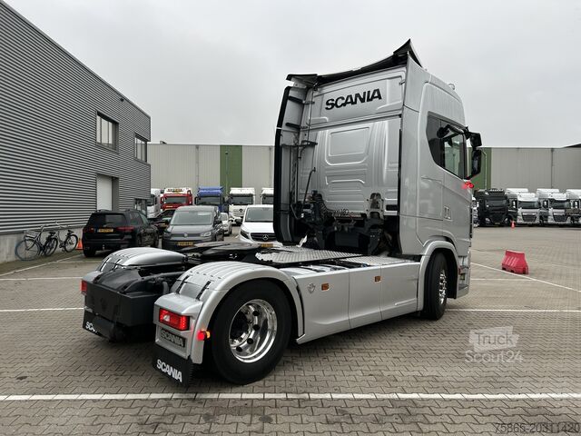 Standard-SZM Scania S 520 V8 Highline / Retarder / 920 dkm / 2 Tank...