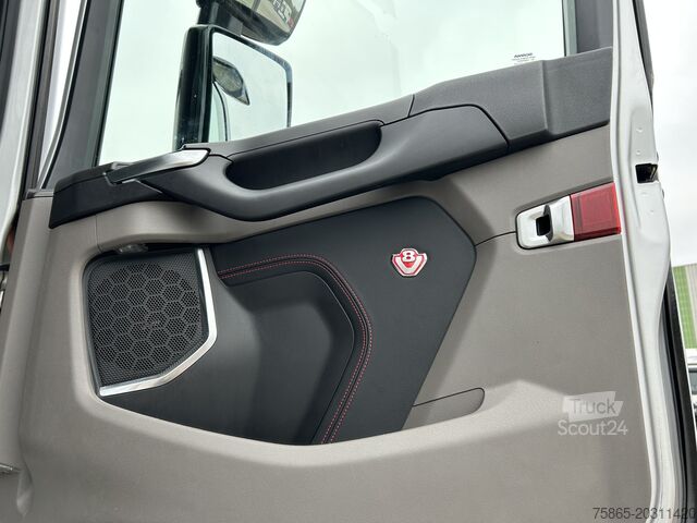 Standard-SZM Scania S 520 V8 Highline / Retarder / 920 dkm / 2 Tank...