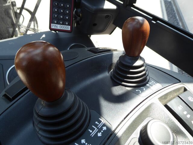 Ανυψωτικό περονοφόρο με εμπρόσθιο φορτηγό Linde E30HL/600