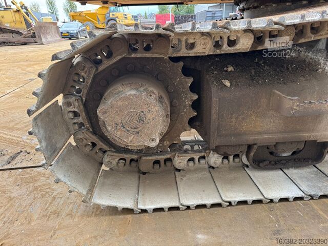 Bagger JCB JS160LC