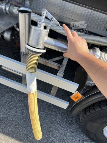 Cisternas automašīna Renault T 440