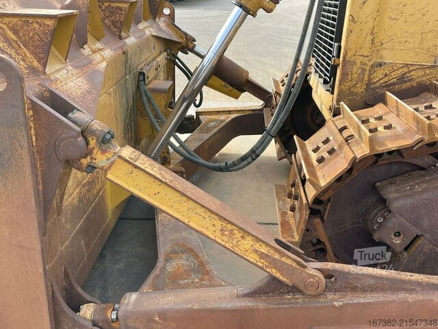Tesviye makinesi Caterpillar D6T XL