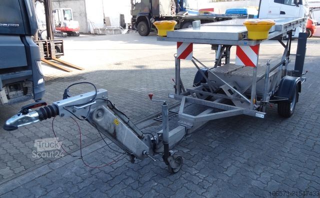 Priekaba  Nissen VLTLED/10  Vorwarner mit Radarfunkwarner