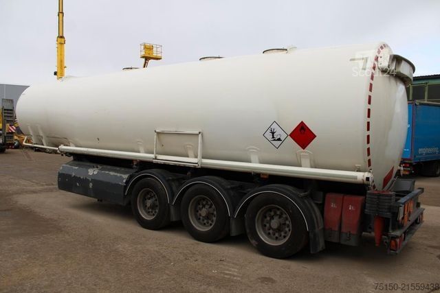 Tanker semitrailer  WILLIG Diesel/Benzin PEILSTAB Nr.: 028