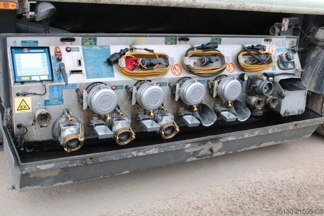 Tanker semitrailer  WILLIG Diesel/Benzin PEILSTAB Nr.: 028