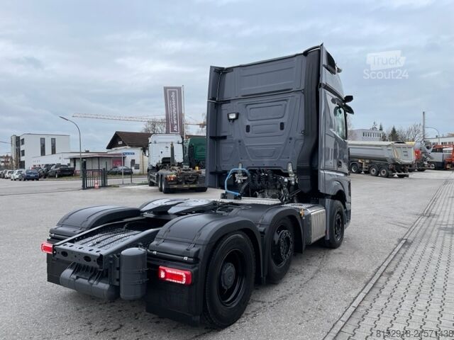 Schwerlast LKW/SZM Mercedes-Benz 963-4-D (GigaSpace)