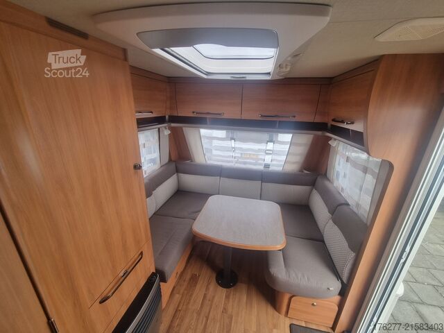 Tur karavanı Eriba Nova 495 GL