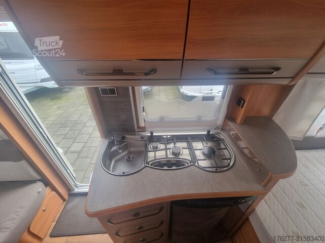 Tur karavanı Eriba Nova 495 GL