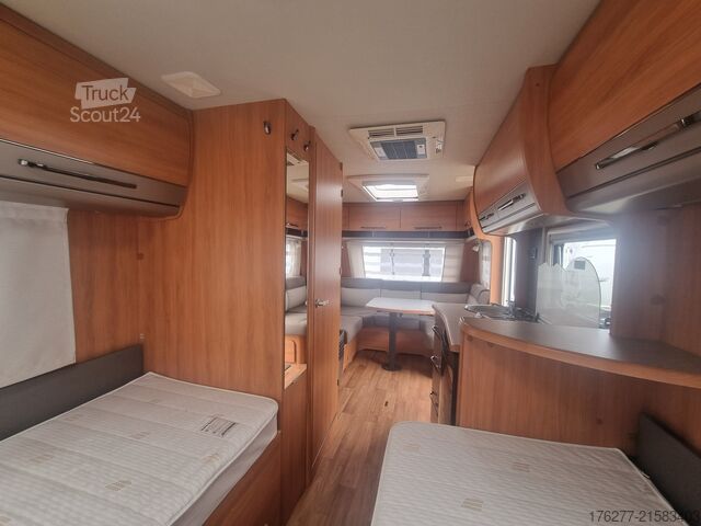 Tur karavanı Eriba Nova 495 GL