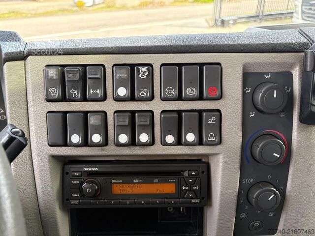 Camion cu macara Volvo FE 6 X 2 + HMF 1680  + CONTAINER SYSTEM