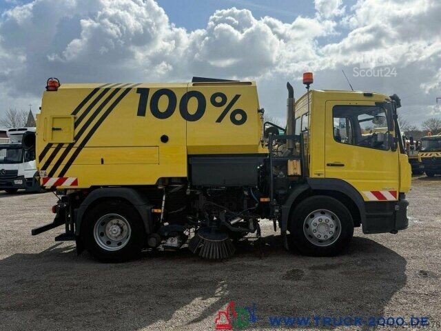 Măturătoare stradală Mercedes-Benz Atego 1524 Bucher Johnston VS651 Deutsches Gerät