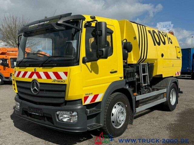 Măturătoare stradală Mercedes-Benz Atego 1524 Bucher Johnston VS651 Deutsches Gerät