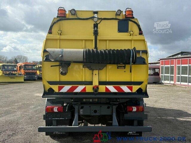 Măturătoare stradală Mercedes-Benz Atego 1524 Bucher Johnston VS651 Deutsches Gerät