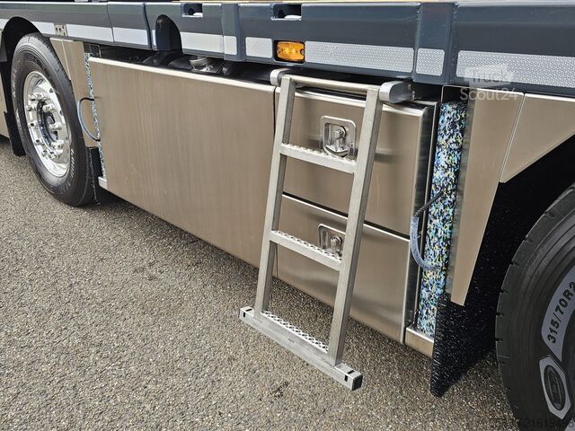 Vrachtwagen met kraan Scania R590 V8 / 8x2 / HMF 9520 + JIB + LIER / TREKKER...