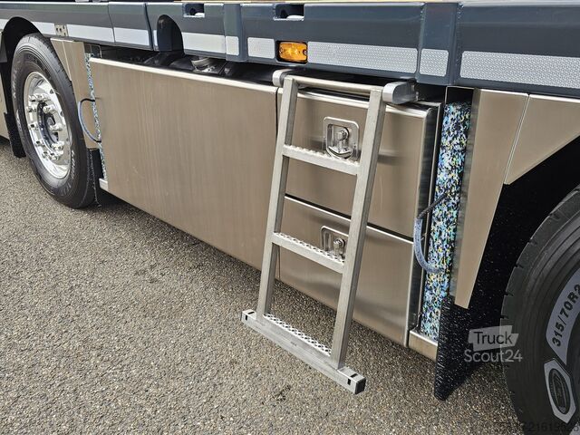 Standard-SZM Scania R590 V8 / 8x2 / HMF 9520 + JIB + LIER / TREKKER...