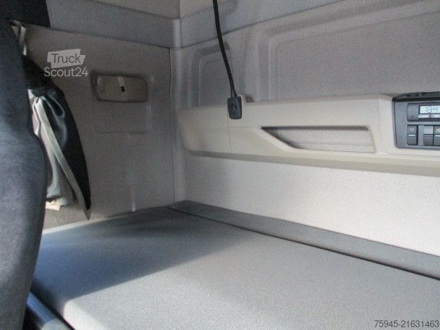 Samochód ciężarowy z plandeką typu platforma MAN TGM 18.320, LBW, Luft-Luft, TÜV 04/2026