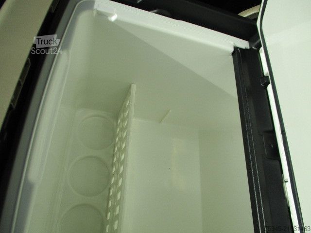 Samochód ciężarowy z plandeką typu platforma MAN TGM 18.320, LBW, Luft-Luft, TÜV 04/2026