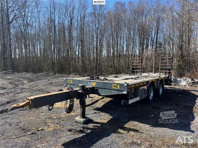 Low loader NC machinery trailer with manual loading ramps