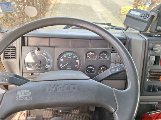 Przyczepa do przewozu zwierząt Iveco 