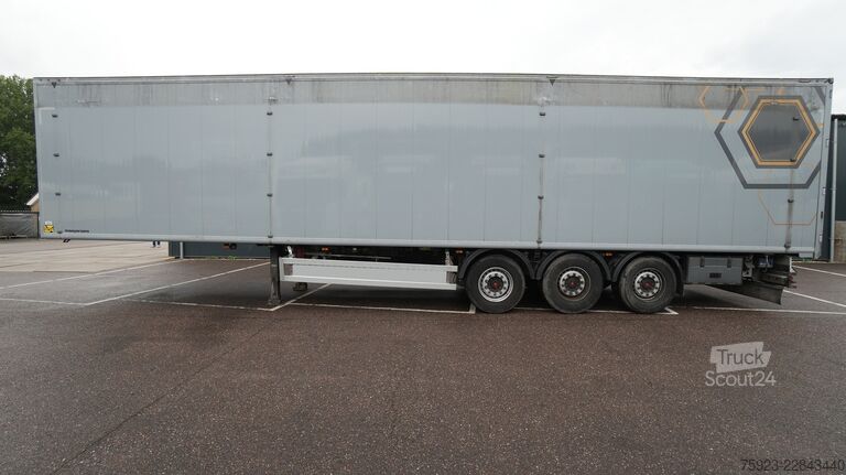 Pohyblivá podlaha Kraker 3 AXLE WALKING FLOOR 90m3