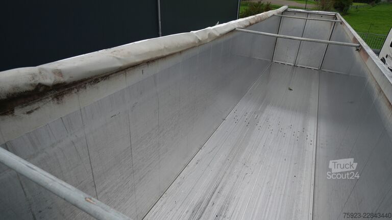 Pohyblivá podlaha Kraker 3 AXLE WALKING FLOOR 90m3
