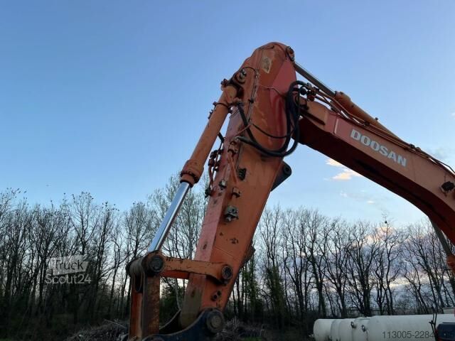 Ερπυστριοφόρος εκσκαφέας Doosan DX420