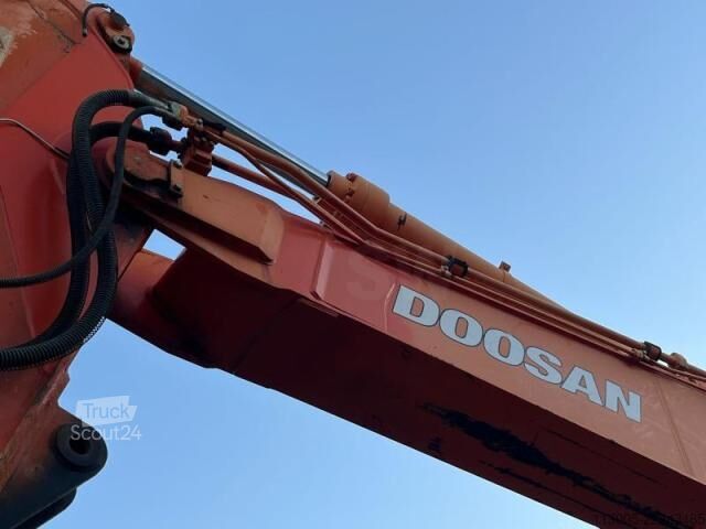 Ερπυστριοφόρος εκσκαφέας Doosan DX420