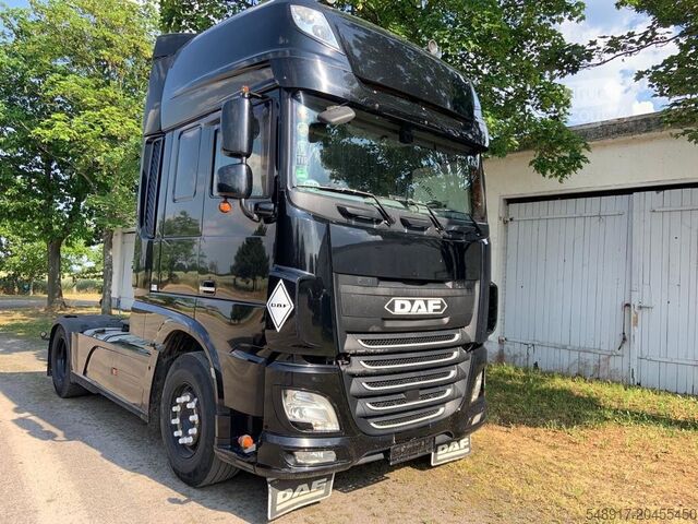 Сідельний тягач DAF XF 106/460 SSC з повною комплектацією DAF XF 106/460 SSC Vollausstattung