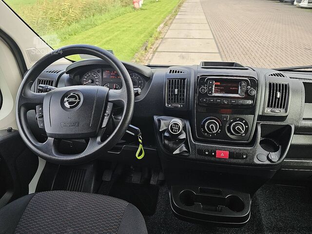 Camioneta familiar de techo alto OPEL MOVANO 2.2 L2H2 Airco Euro6