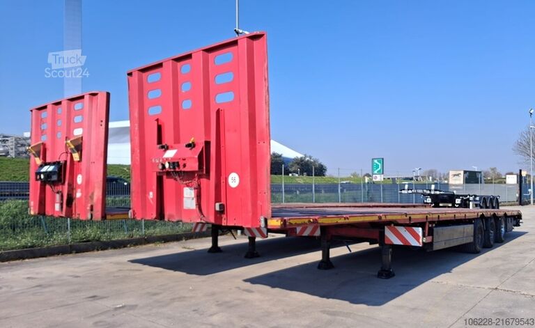 Polpriklopnik s ploščadjo Schwarzmuller J Serie