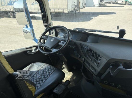 Timberbil VOLVO FH 16 750 6X4R HOLZTRANSPORTER MIT PENZ 12Z KRAN, RETARDER